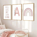 Marco Decorativo Infantil Mariposa Rosa Arcoíris Kawaii – Arte en Lienzo para Habitación de Niña